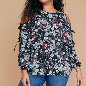 PLUS SPLIT SLEEVE COLD SHOULDER